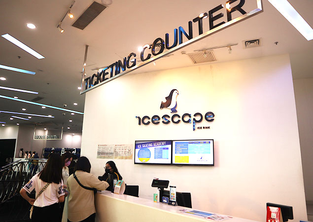 ioiicescape-ticketing-counter